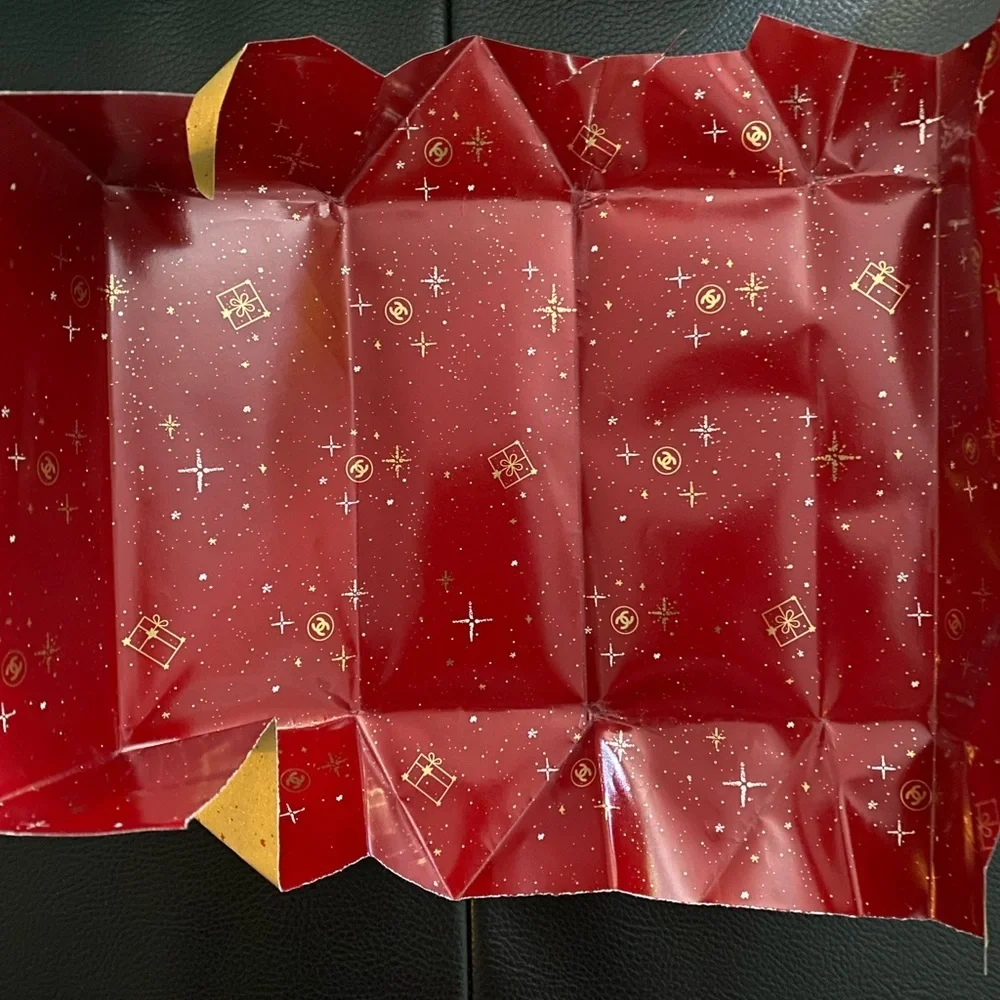 CHANEL gift paper